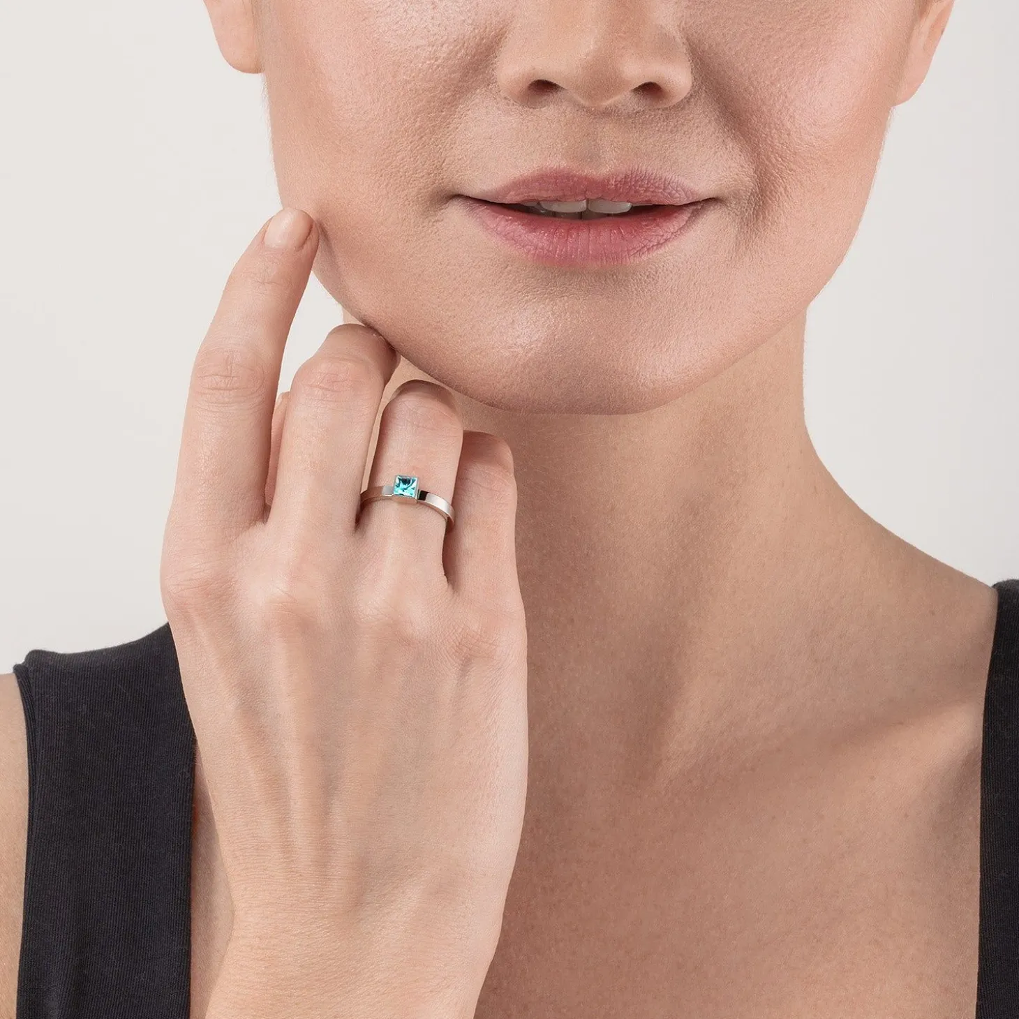 COEUR DE LION Coeur Essentials-Brillanter quadratischer kleiner Ring Silber Aqua
