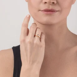 COEUR DE LION Kristallringe-Brillanter quadratischer kleiner Ring aus Roségold mit Kristall