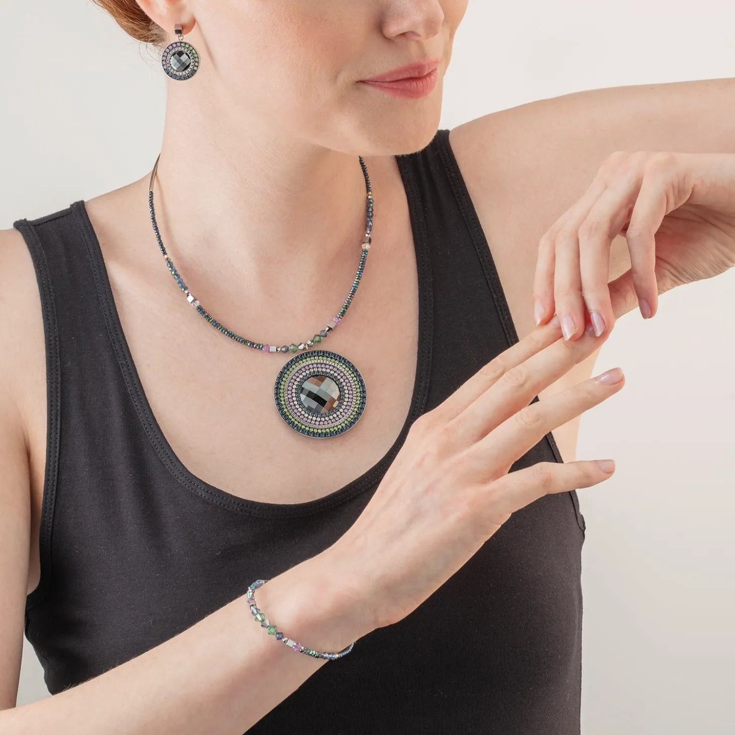 COEUR DE LION Kristallketten-Halskette Amulett Statement Dunkelgrün