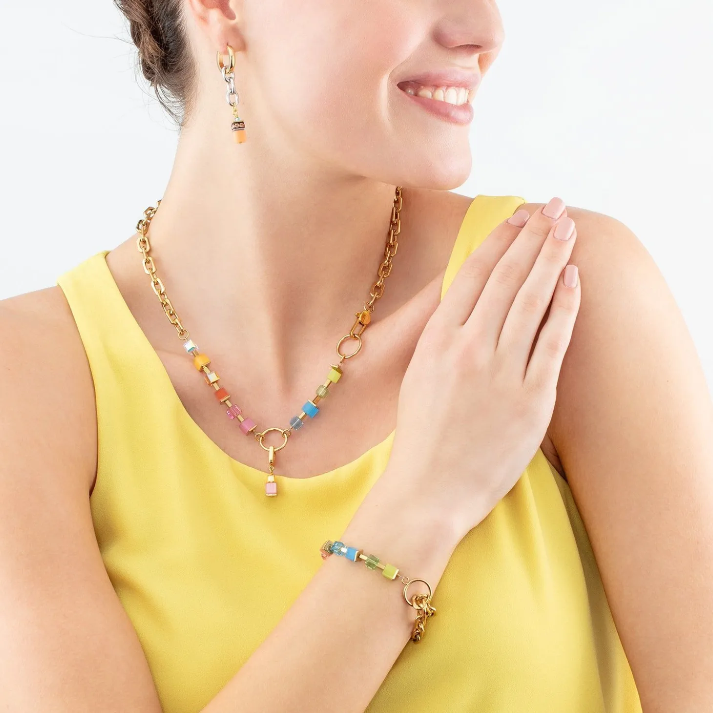 COEUR DE LION Lange Halsketten-Halskette Cube Fusion Charm Gold-Regenbogen