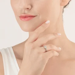 COEUR DE LION Coeur Essentials-Ring mit funkelnden Punkten, silberner Kristall